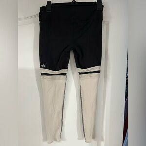 ALO Yoga Women’s Two-Tone Black and Cream Leggings